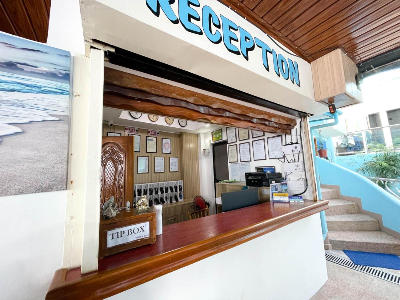 Montani Beach Resort Puerto Galera Powered By Cocotel Exterior foto