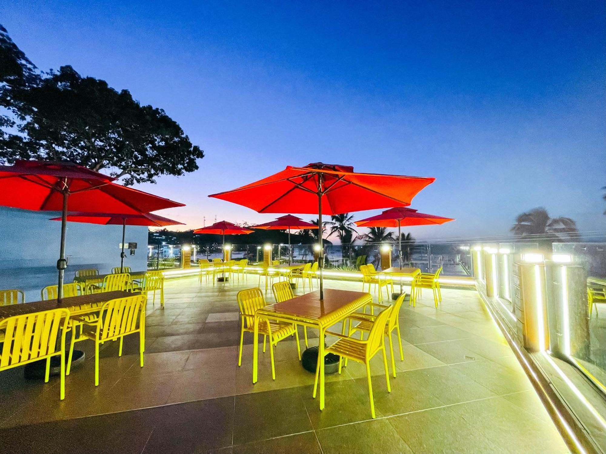 Montani Beach Resort Puerto Galera Powered By Cocotel Exterior foto